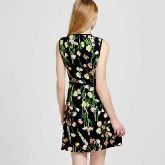 NWT Victoria Beckham x Target English Floral Dress Size Medium - New - Picture 10 of 16